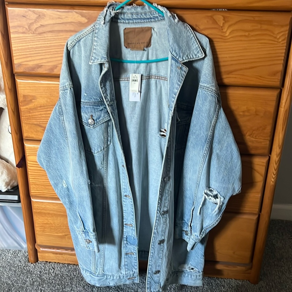 NBW American Eagle Distressed below the waist Jean Jacket